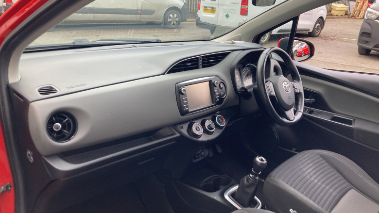 Toyota Yaris 1.5 VVT-i Icon 5dr Petrol Hatchback